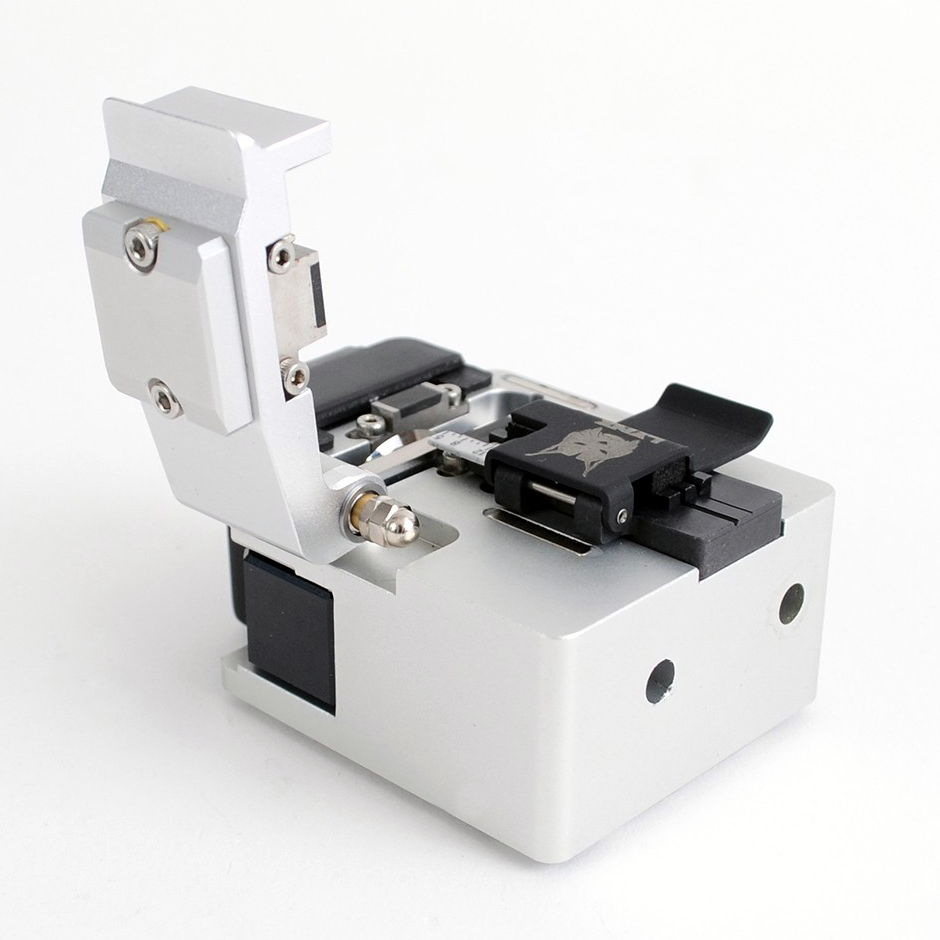 LYNX Precision Fiber Optic Cleaver with Fiber Basket