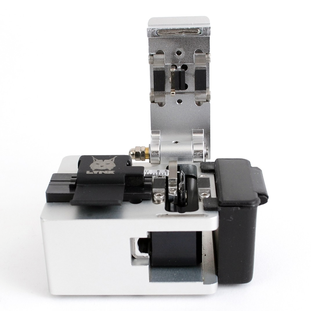 LYNX Precision Fiber Optic Cleaver with Fiber Basket
