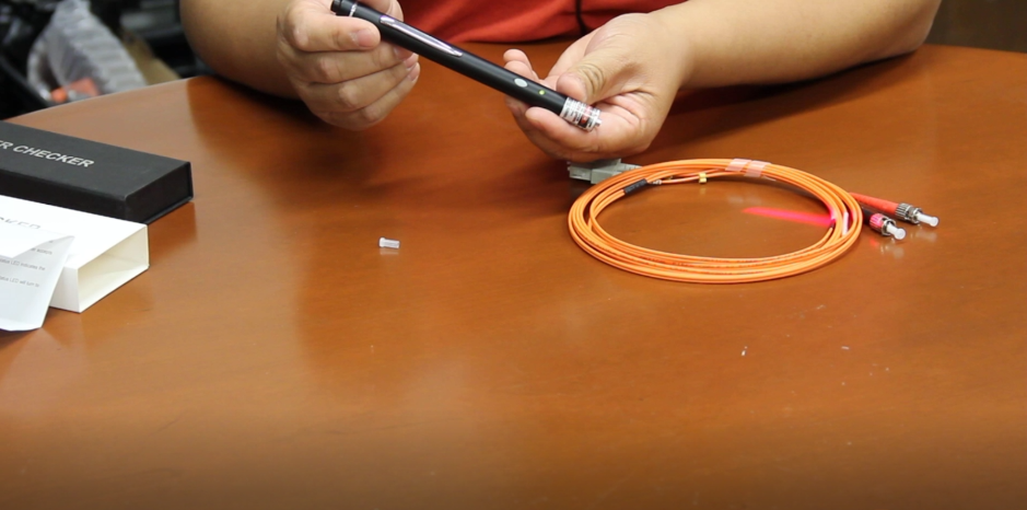 How to use an visual fault locator to detect problem in your fiber cable? (video)