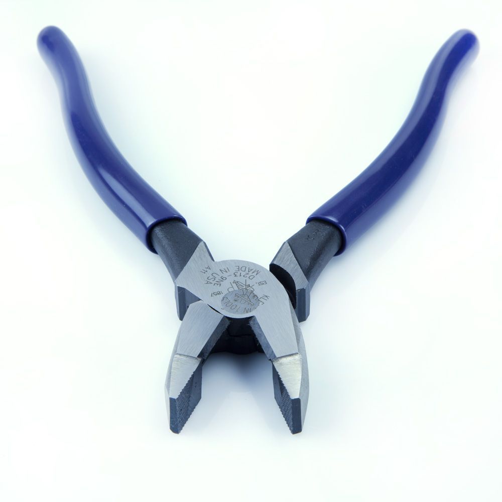 Klein Tools D213-9NE Standard NE Lineman's Pliers, 9"