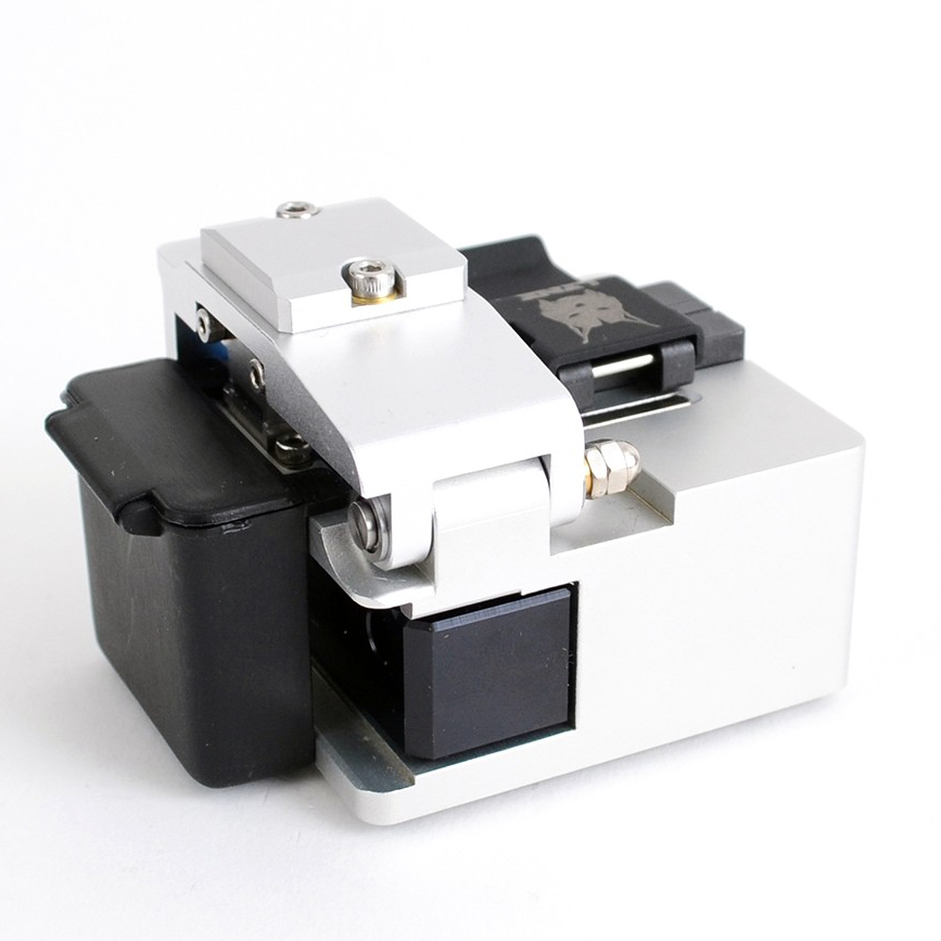 LYNX Precision Fiber Optic Cleaver with Fiber Basket