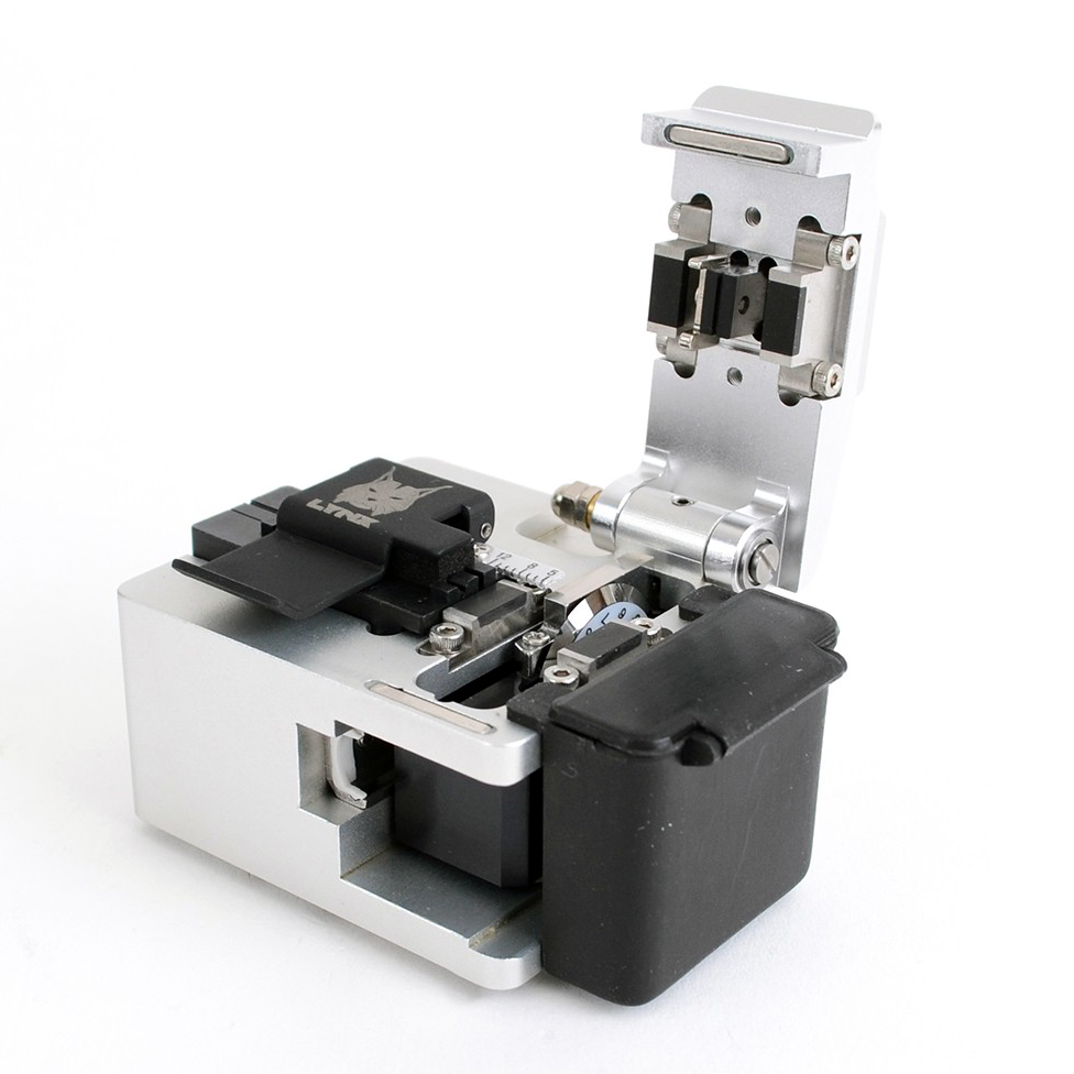 LYNX Precision Fiber Optic Cleaver with Fiber Basket